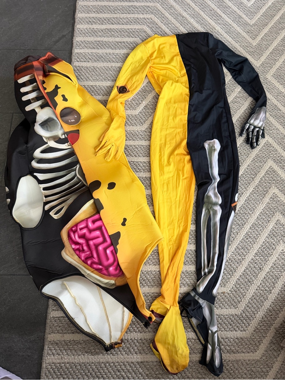 Fortnite Peely Bone Boys Halloween Costume Youth Medium 8-10 - Picture 2 of 5
